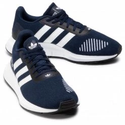 Chaussures De Sport Chaussures Adidas - Swift Run Rf FV5359 Conavy/Ftwwht/Cblack Bleu Marine -Chaussures Femme Soldes 0000206759078 wj 3