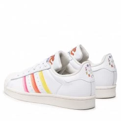 Chaussures De Sport Chaussures Adidas - Superstar Pride GW2415 Ftwwht/Ftwwht/Owhite Blanc -Chaussures Femme Soldes 0000208120296 03 sw